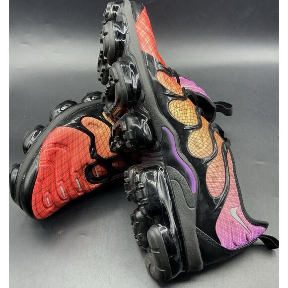 Athletic_Shoes